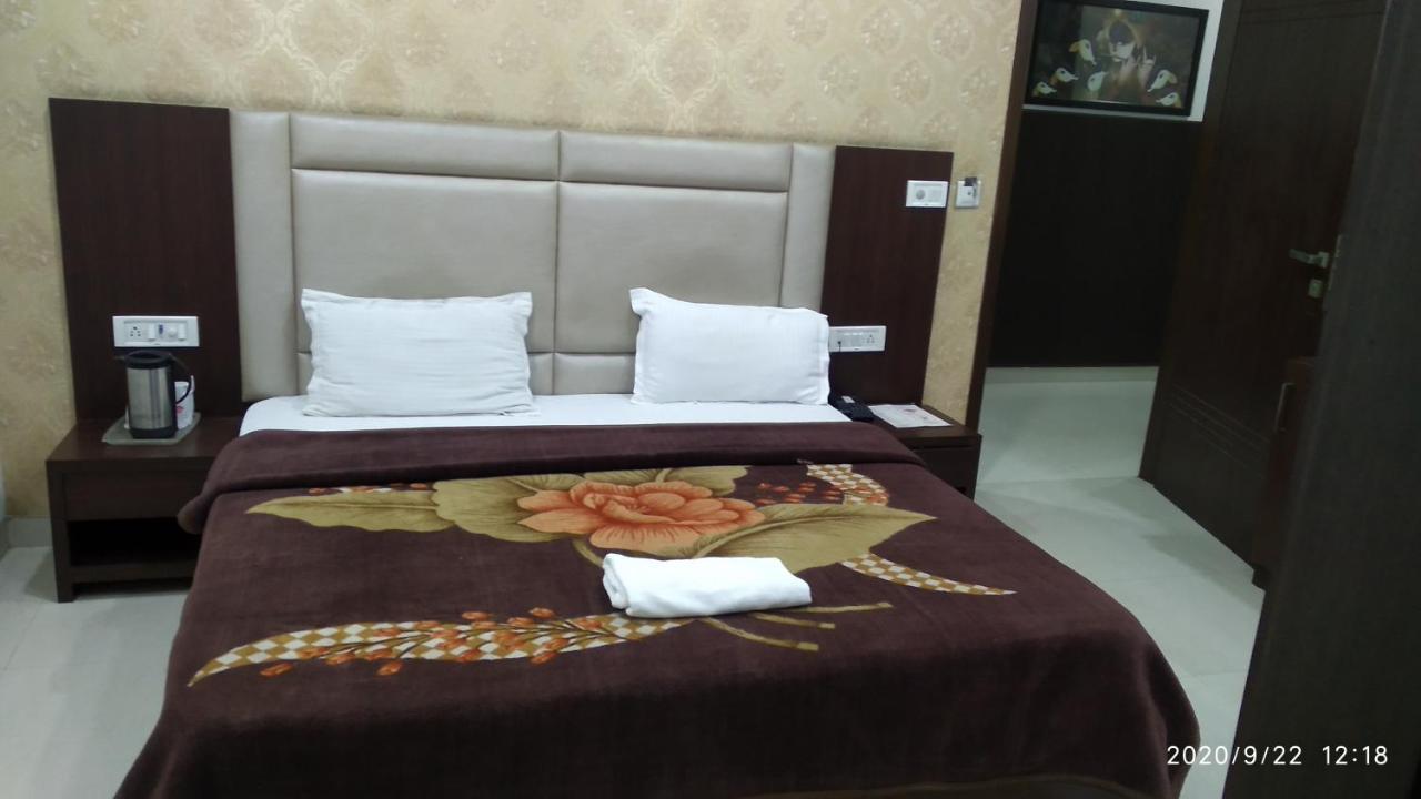 Hotel Popular Αμριτσάρ Εξωτερικό φωτογραφία