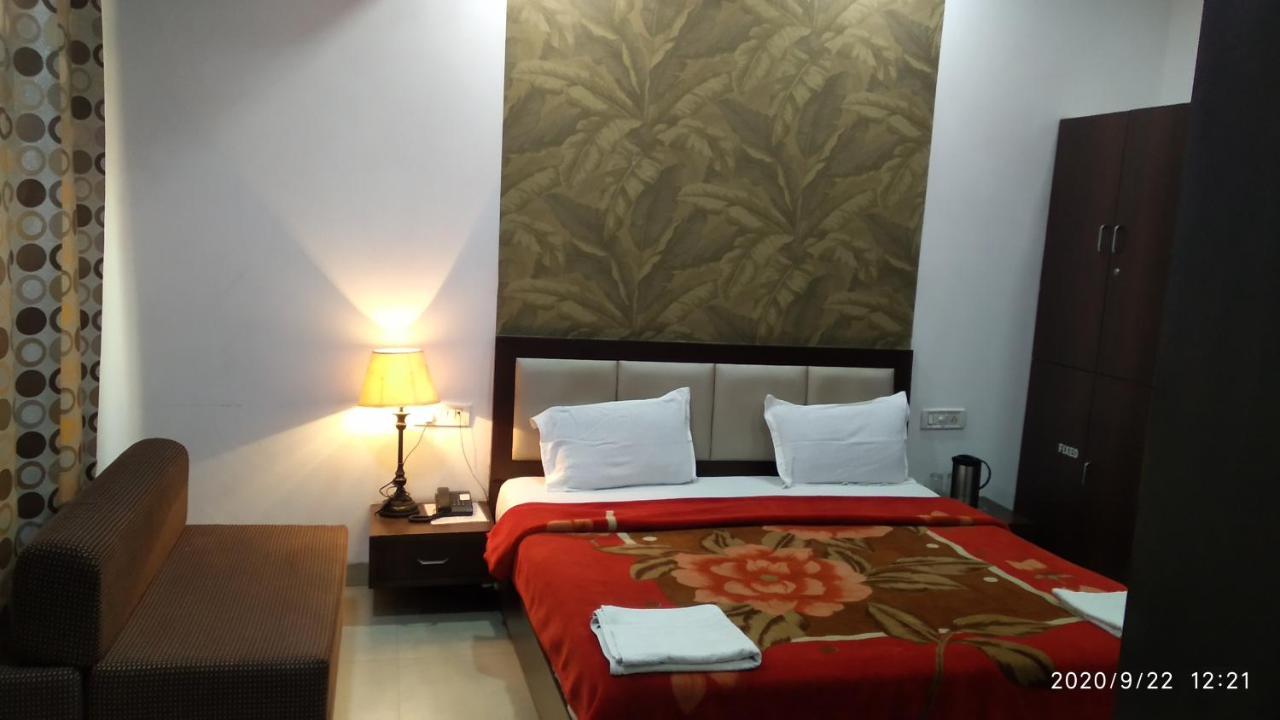 Hotel Popular Αμριτσάρ Εξωτερικό φωτογραφία