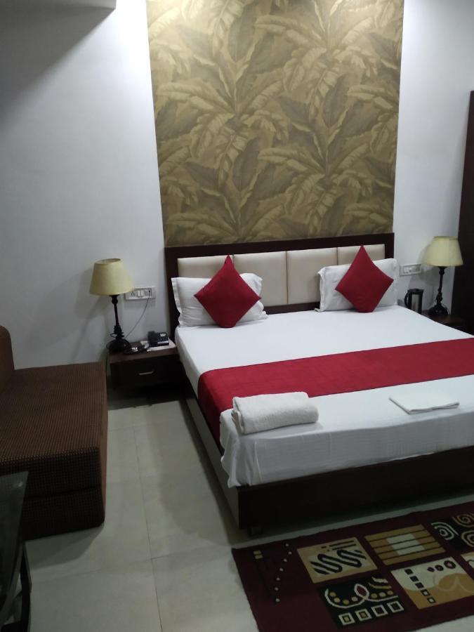 Hotel Popular Αμριτσάρ Εξωτερικό φωτογραφία