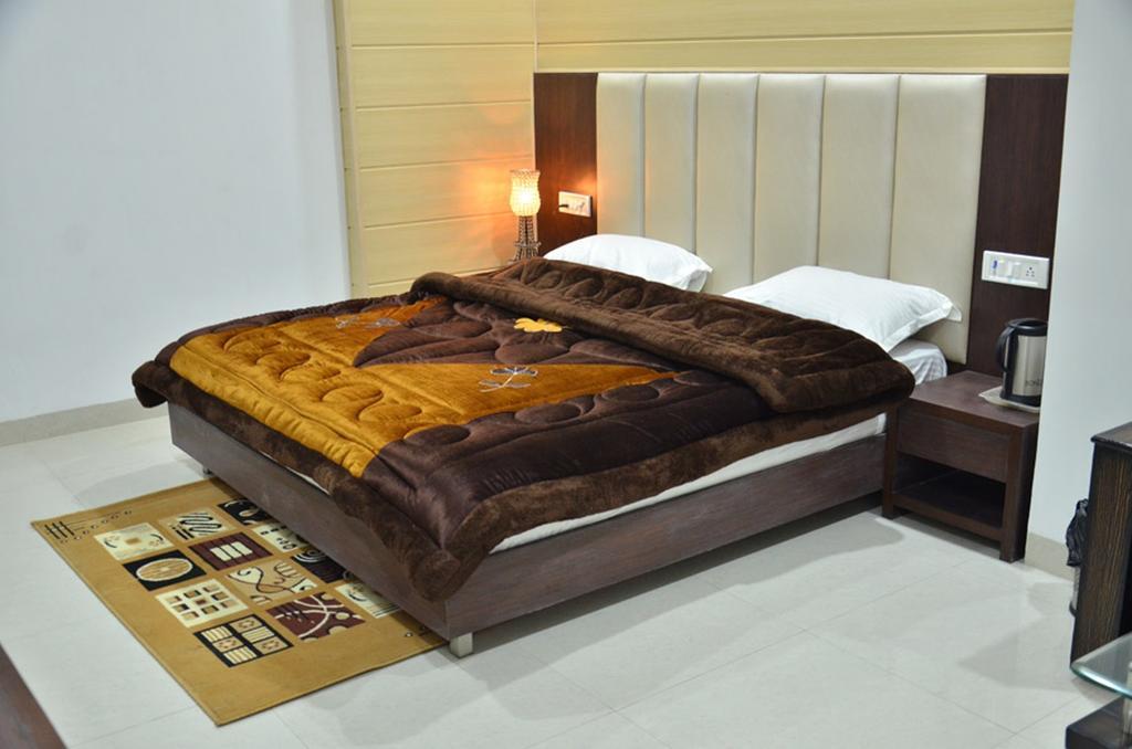 Hotel Popular Αμριτσάρ Εξωτερικό φωτογραφία